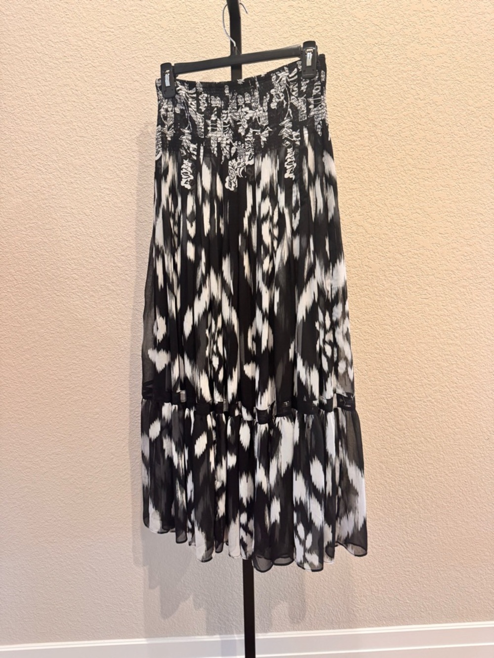 NWT Halogen Black & White Printed Maxi Skirt
